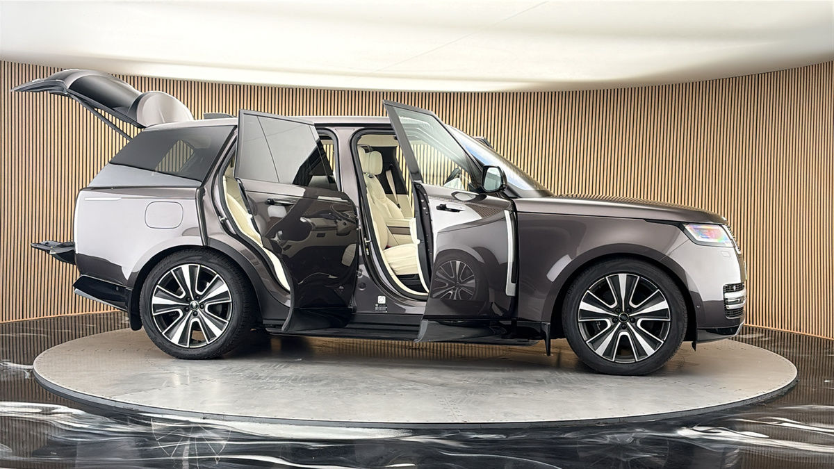 More views of Land Rover Range Rover