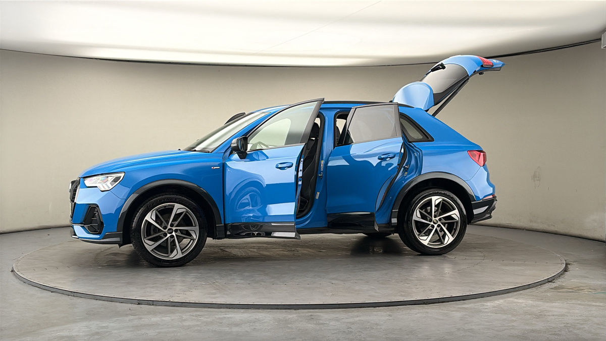 More views of Audi Q3