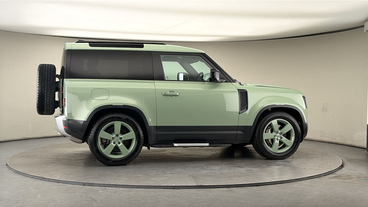 More views of Land Rover Defender 90