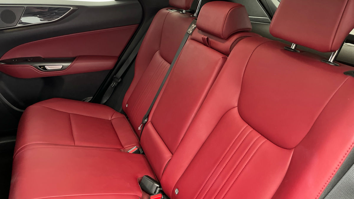 Lexus NX Image 8
