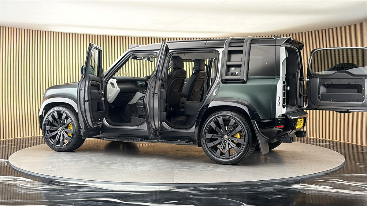 More views of Land Rover Defender 110