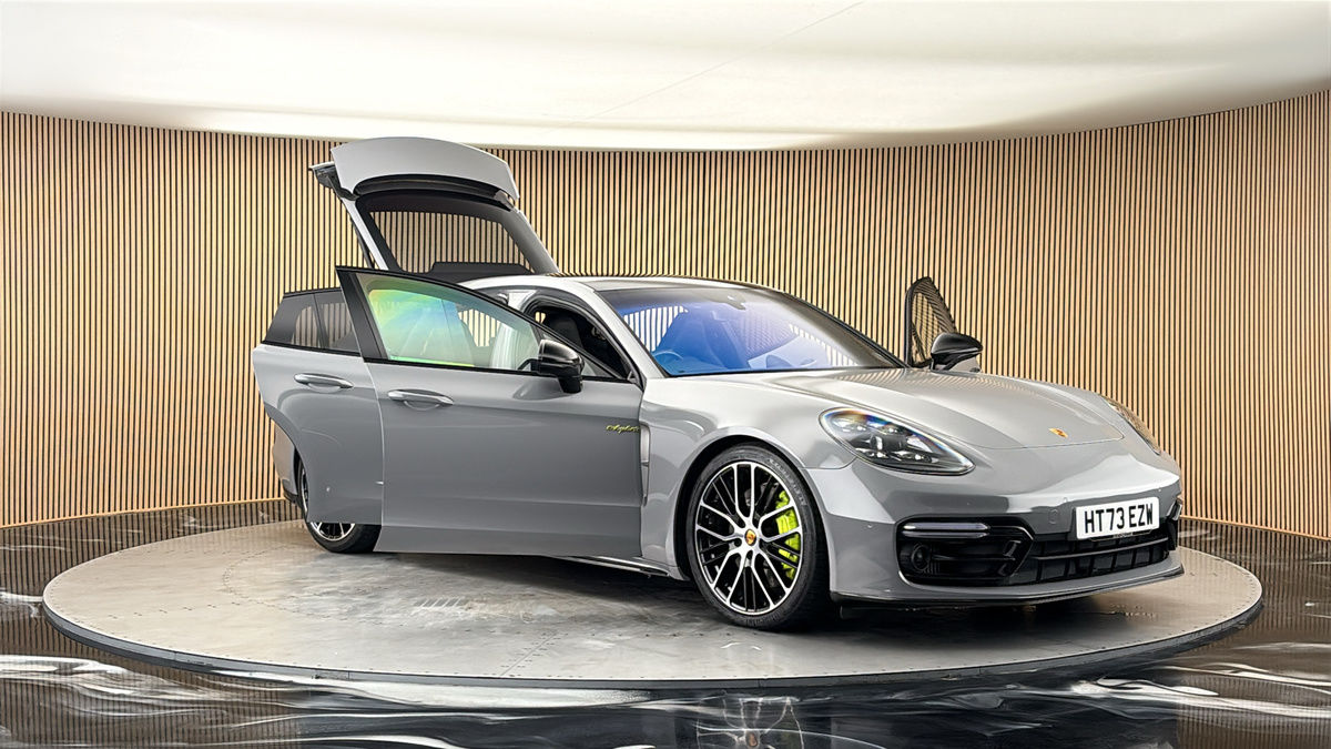 More views of Porsche Panamera