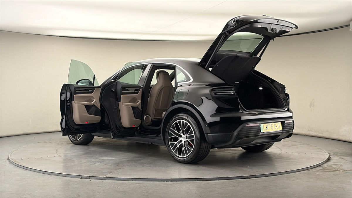More views of Porsche Macan