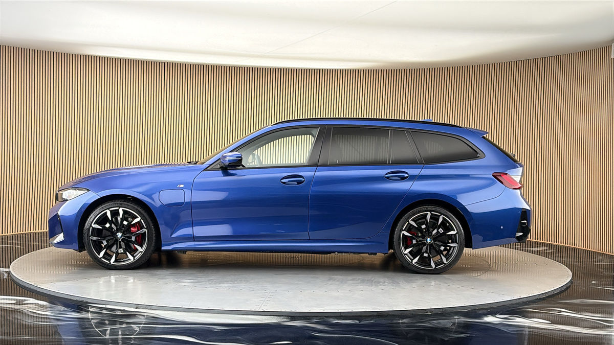 BMW 3 Series Image 15