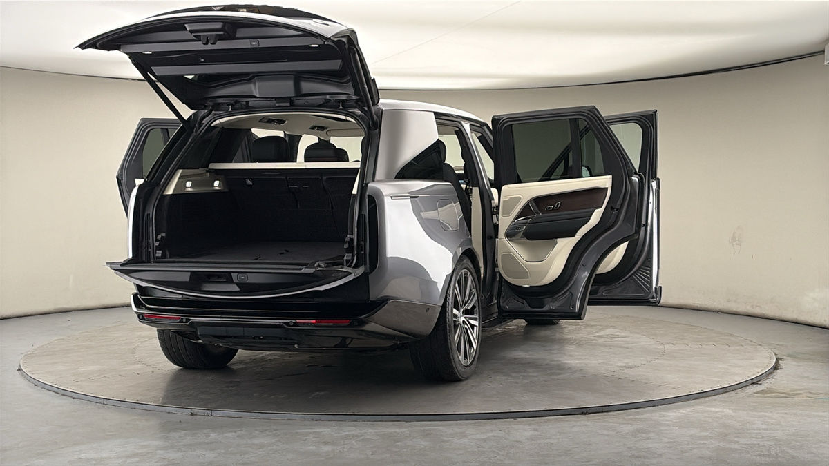 More views of Land Rover Range Rover