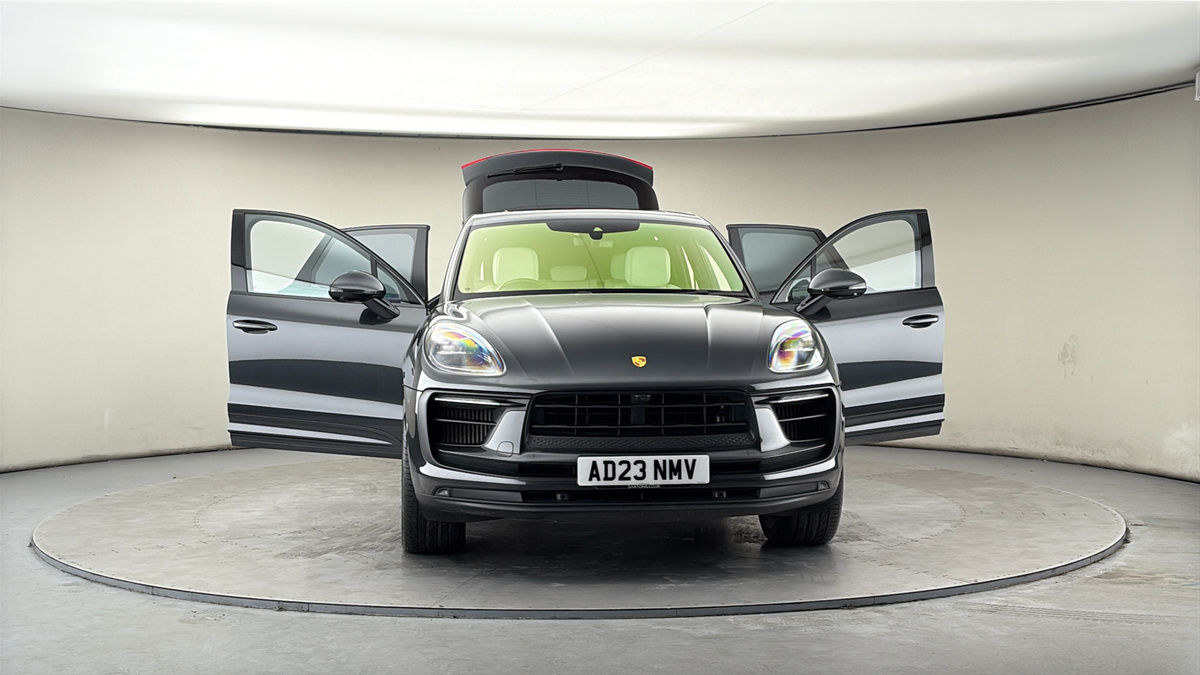 More views of Porsche Macan