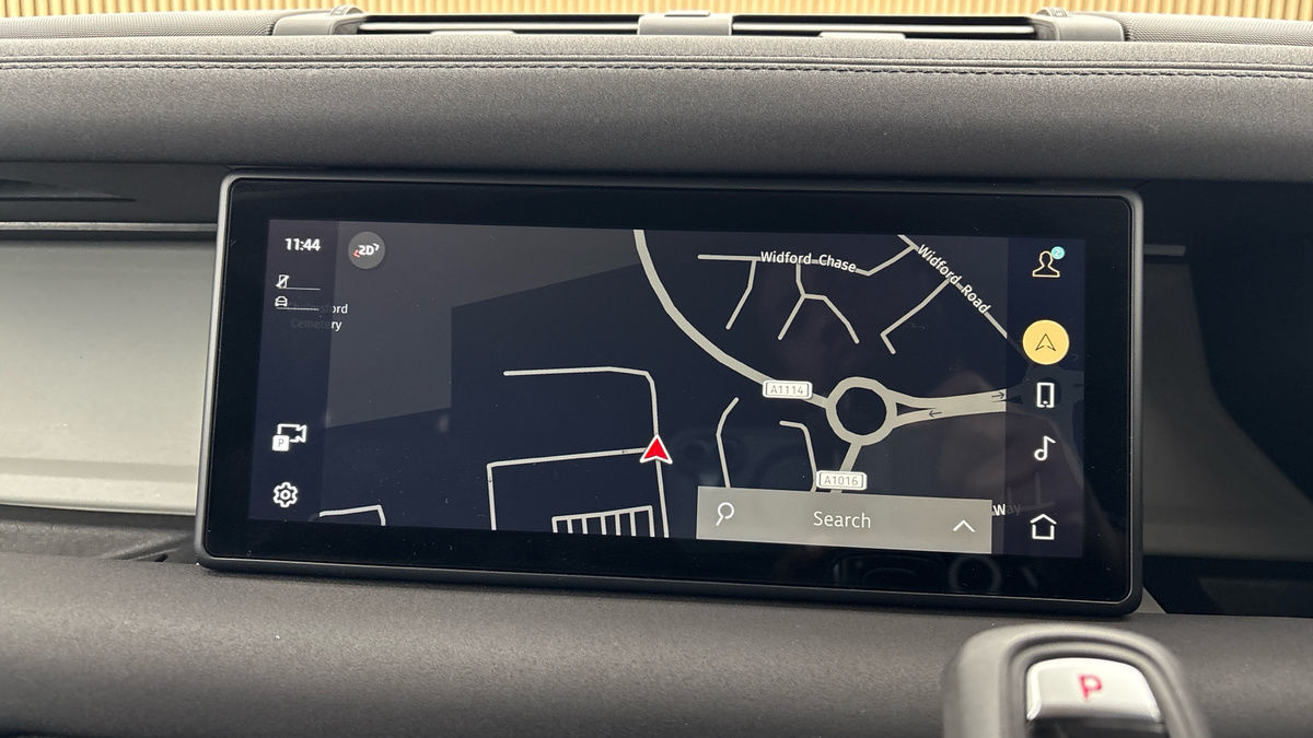 Land Rover Defender 90 Urban Image 17