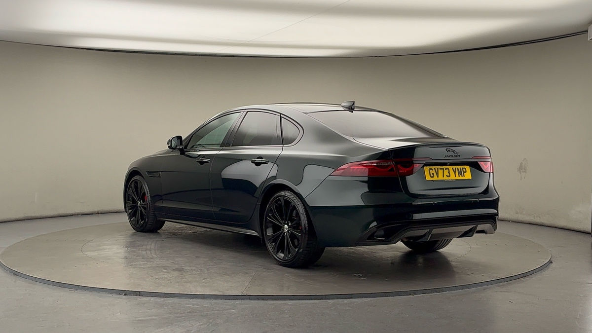 Jaguar XF Image 2