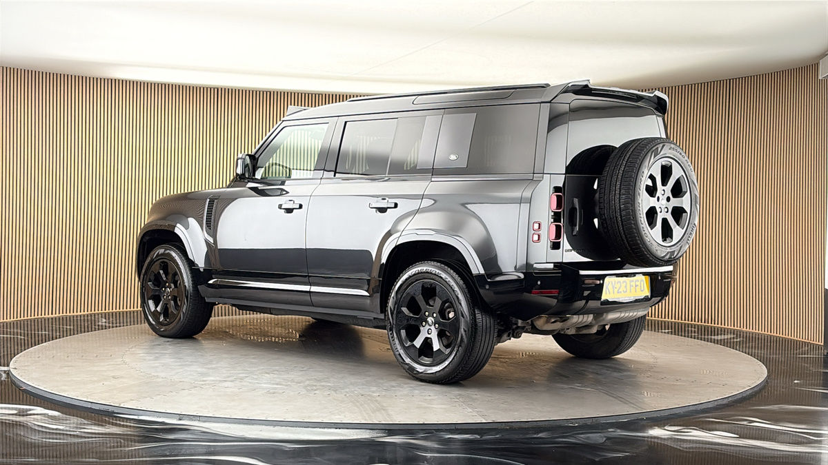 More views of Land Rover Defender 110
