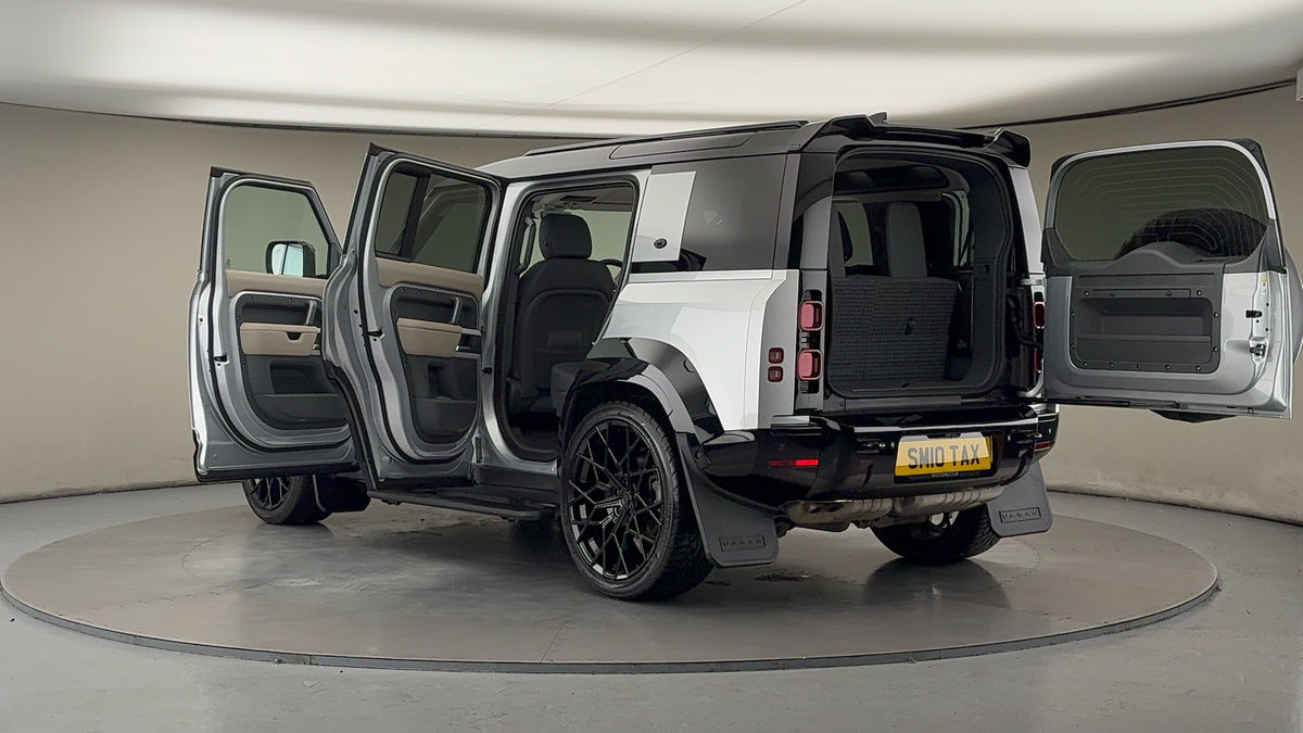 More views of Land Rover Defender 110