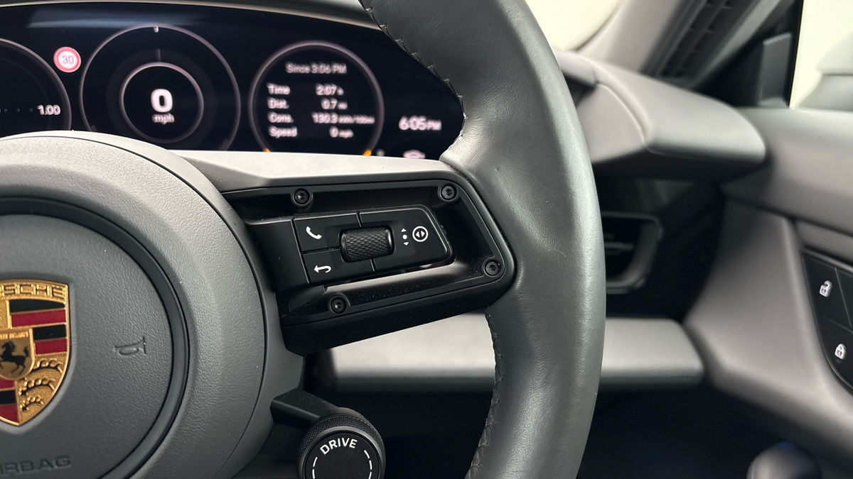 Porsche Taycan Image 14