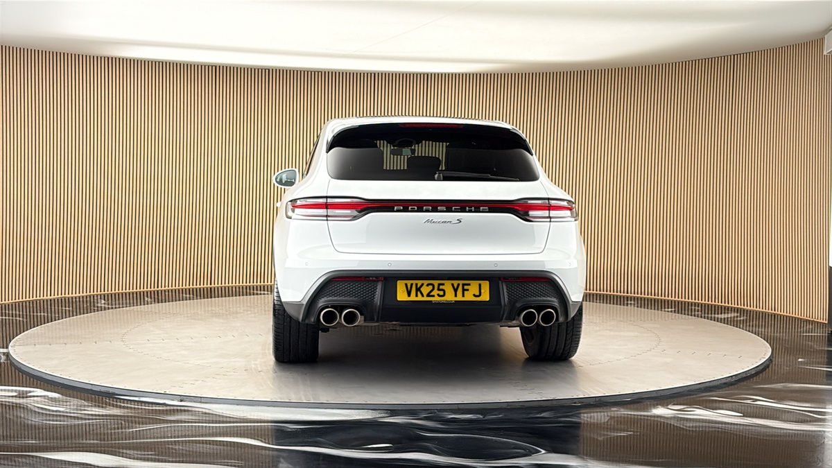 More views of Porsche Macan