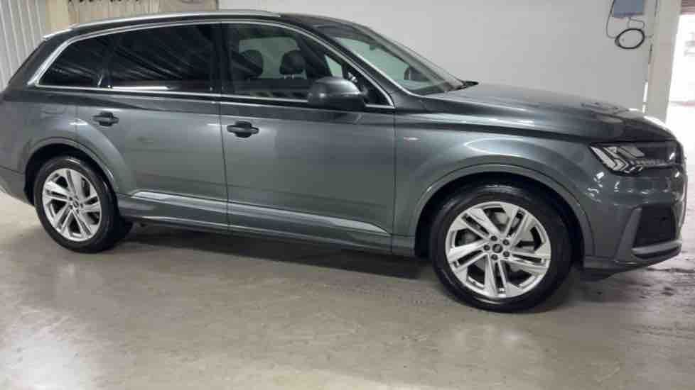 More views of Audi Q7