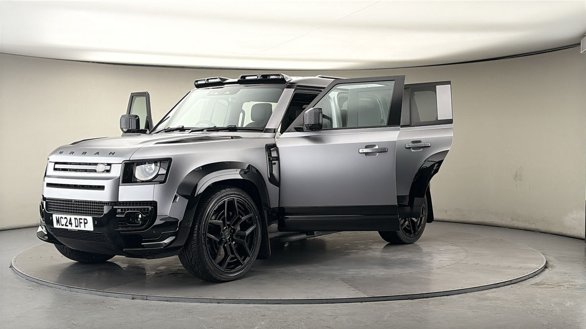 More views of Land Rover Defender 110