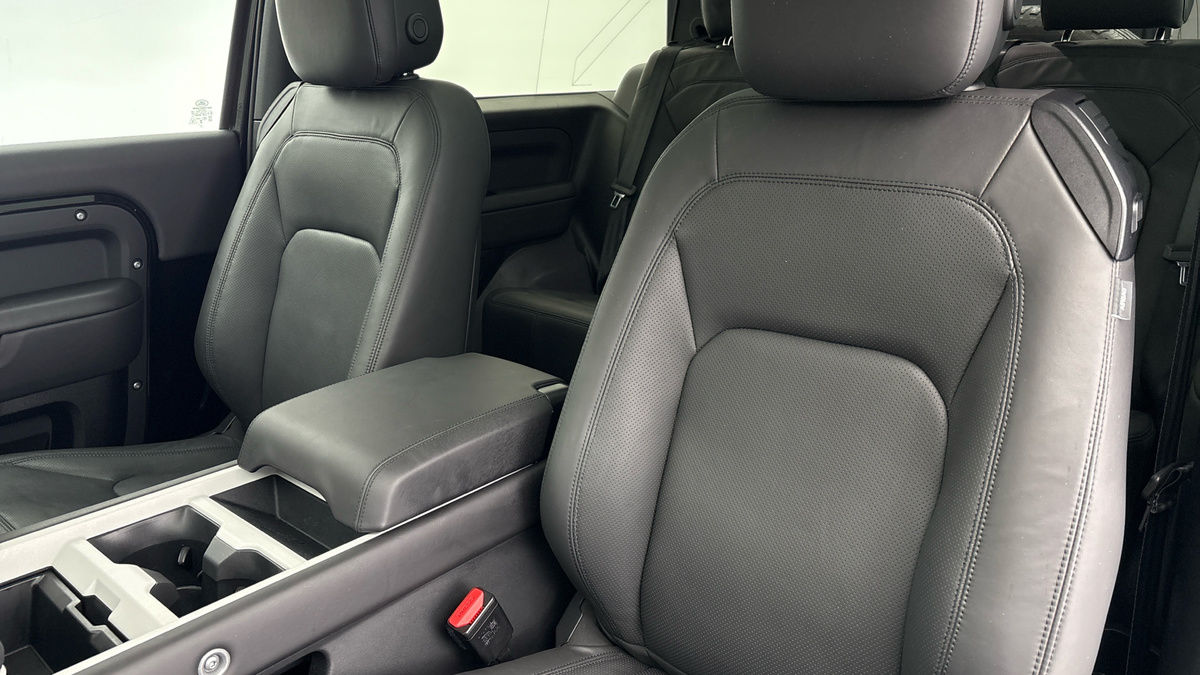 Land Rover Defender 90 Image 7