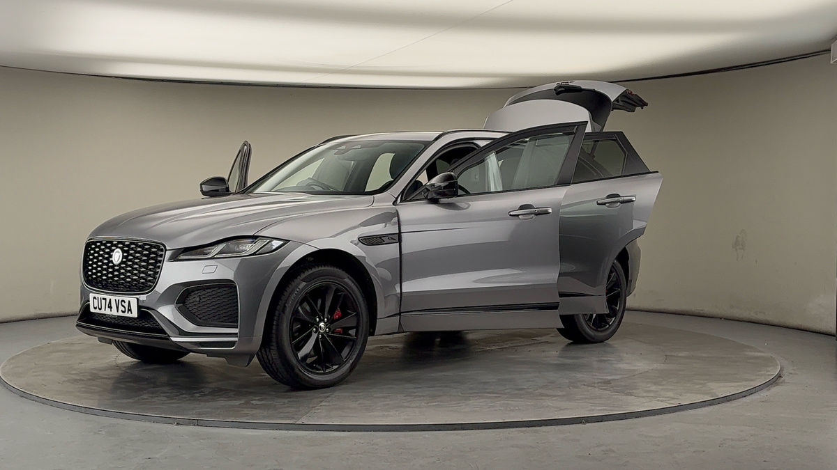 Jaguar F-PACE Image 22