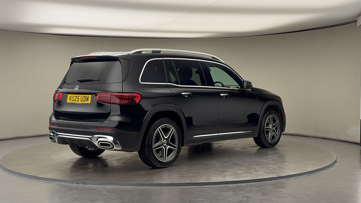 Mercedes-Benz GLB Image 21