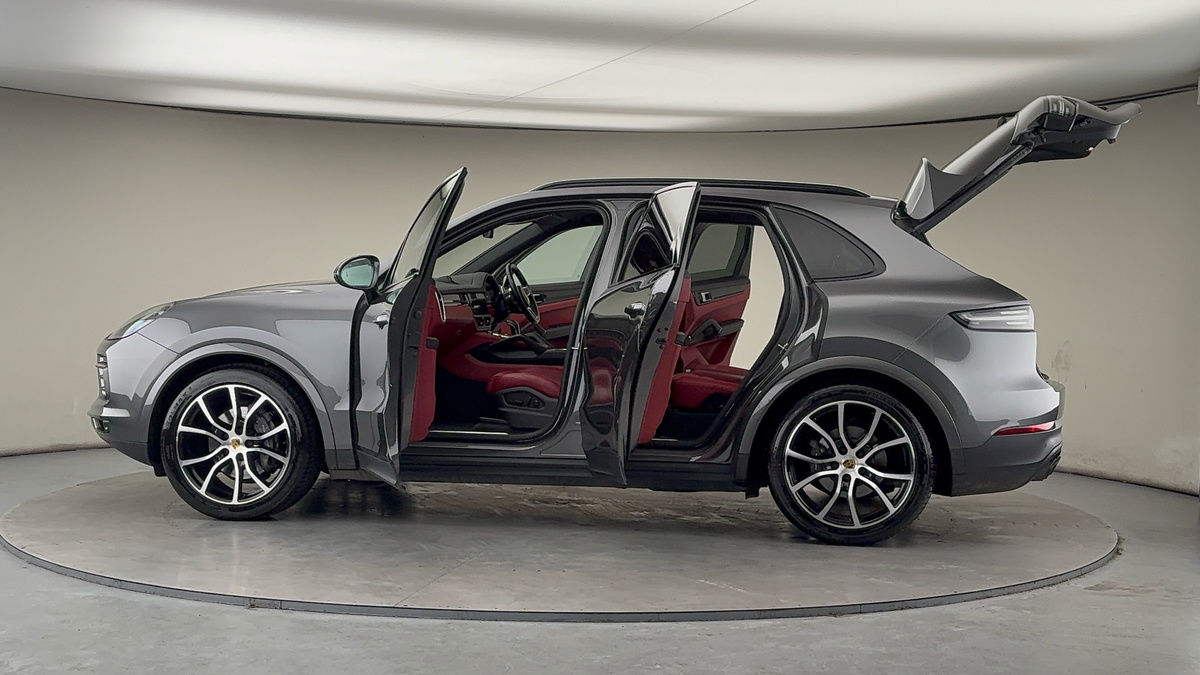 More views of Porsche Cayenne