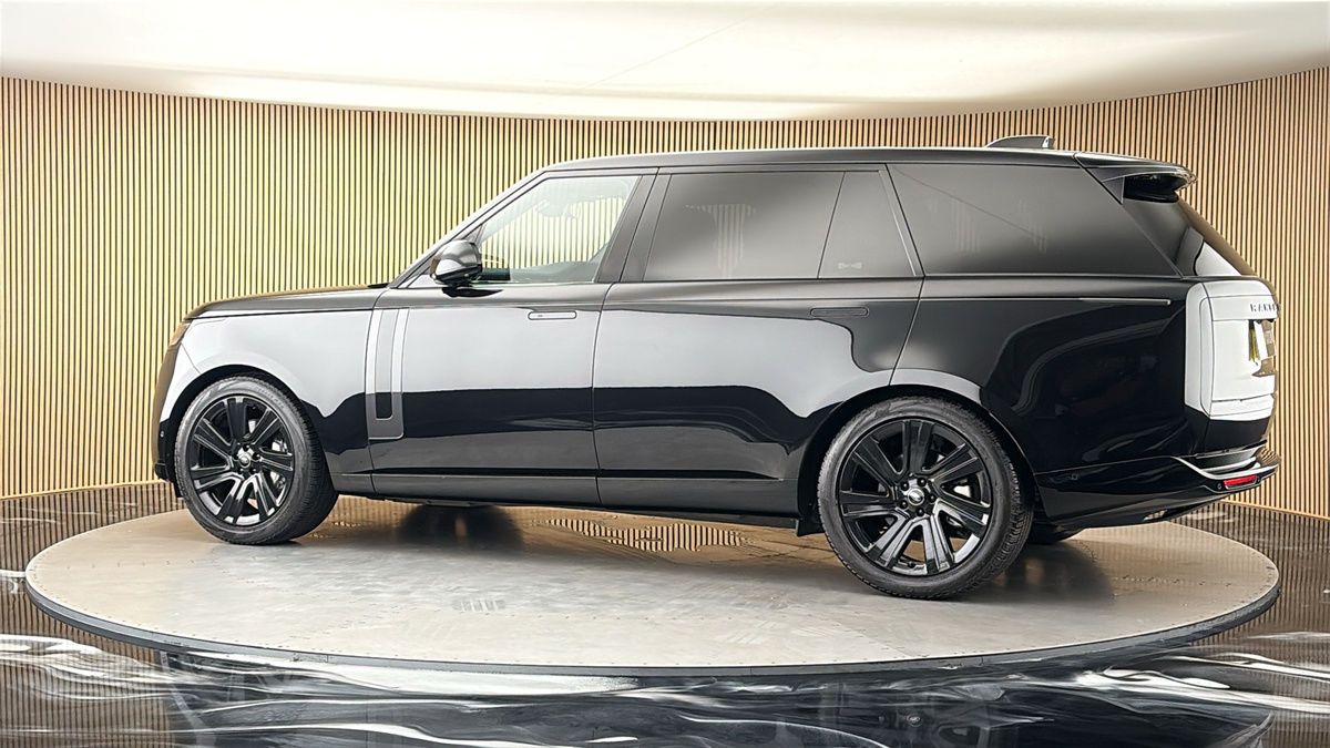 More views of Land Rover Range Rover