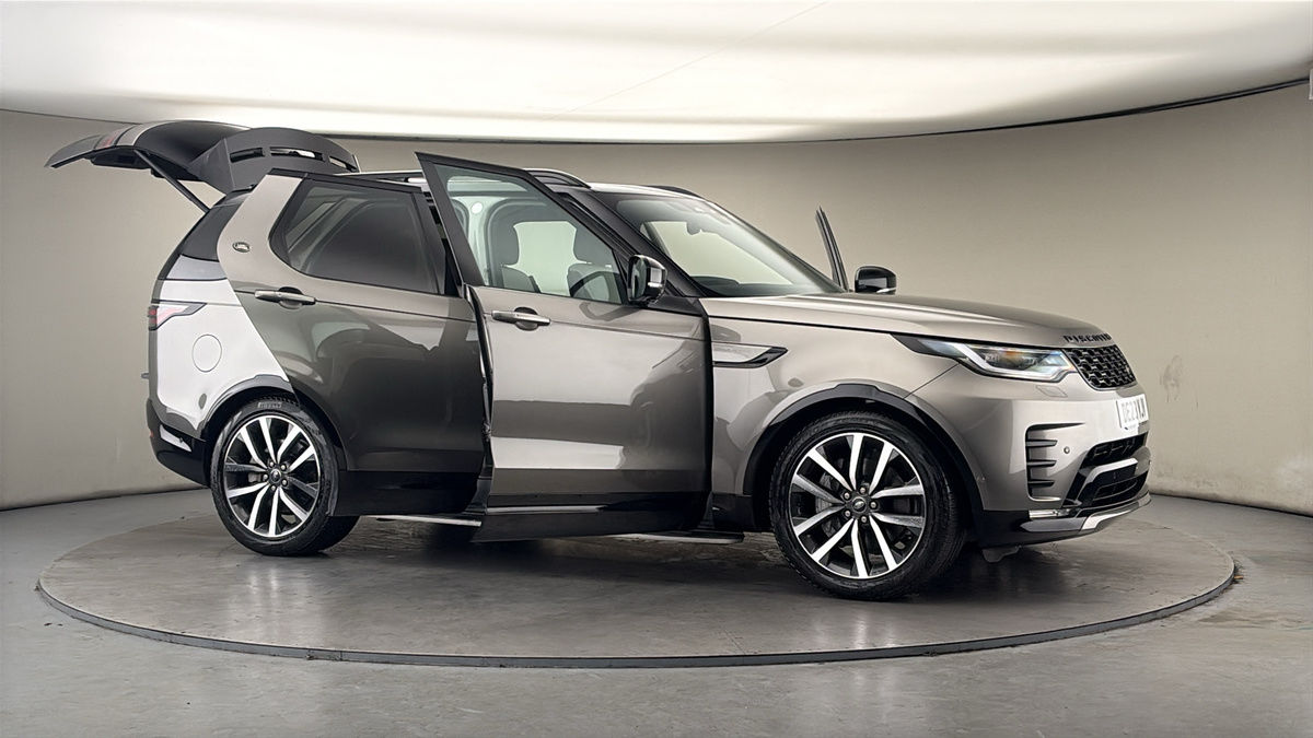 More views of Land Rover Discovery