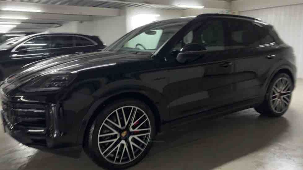 More views of Porsche Cayenne