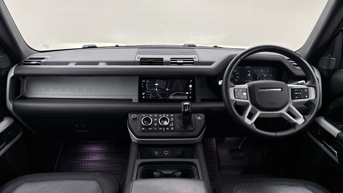 Land Rover Defender 110 Image 12