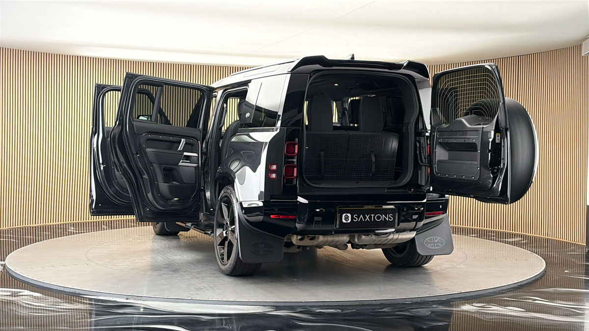 More views of Land Rover Defender 110