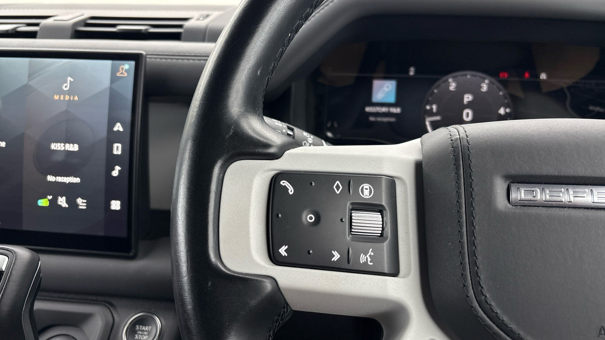 Land Rover Defender 90 Urban Image 13