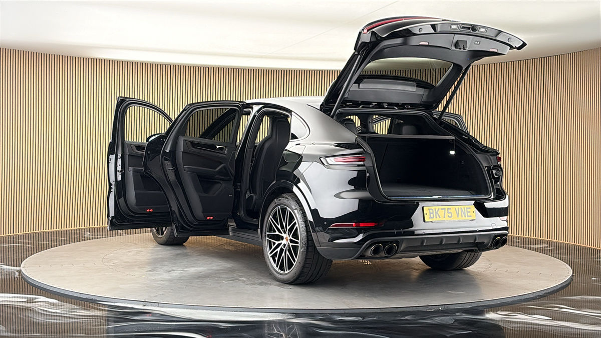 Porsche Cayenne Image 23