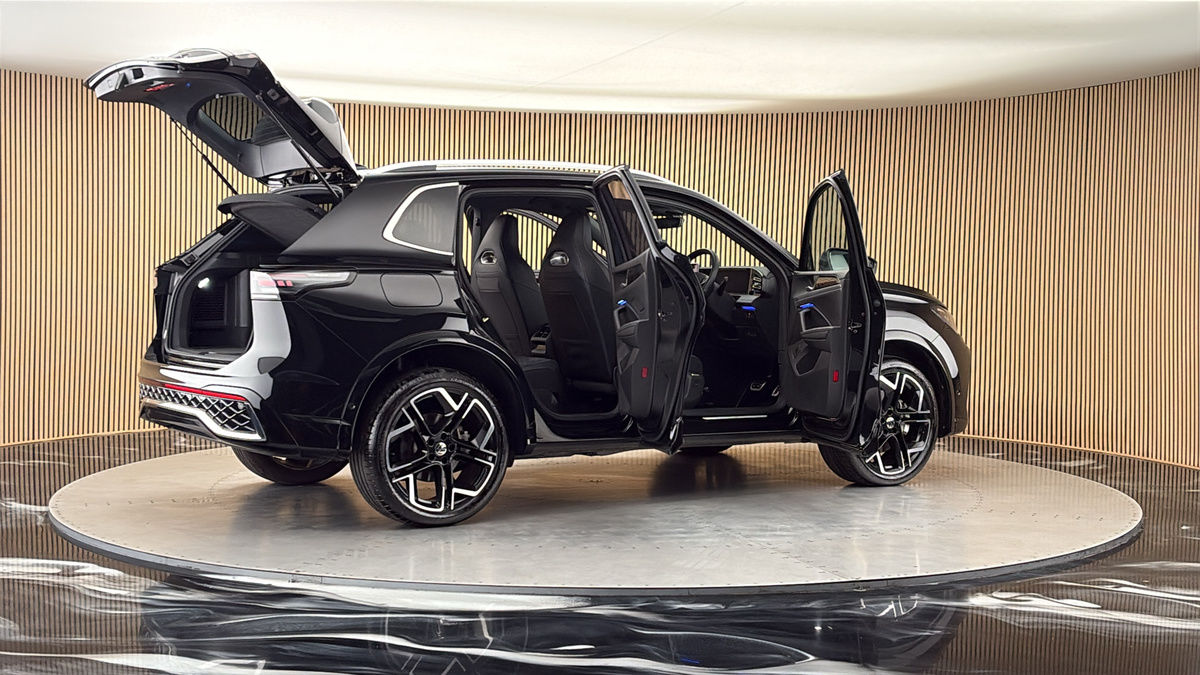 More views of Volkswagen Tiguan