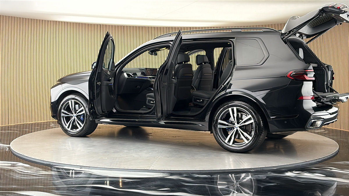 More views of BMW X7