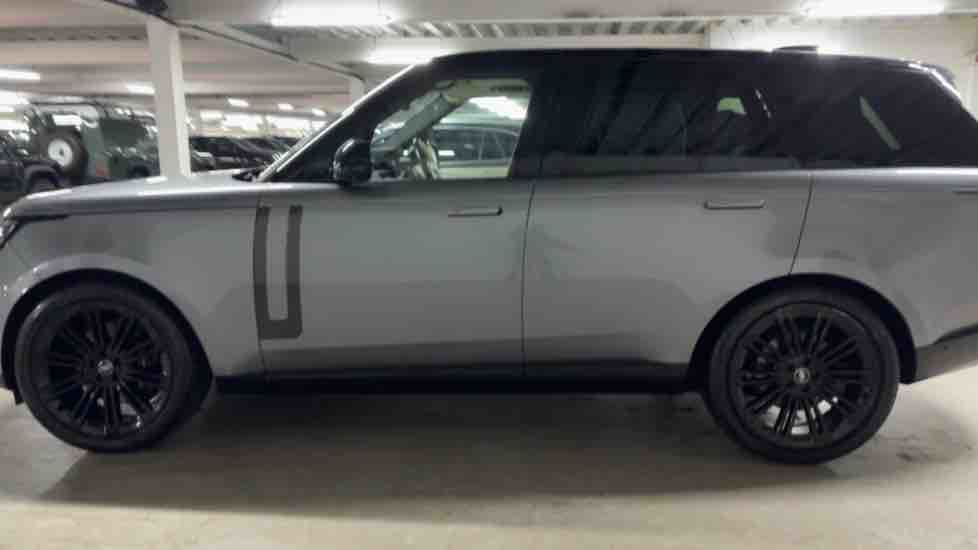 More views of Land Rover Range Rover
