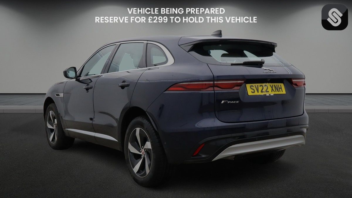 Jaguar F-PACE Image 3