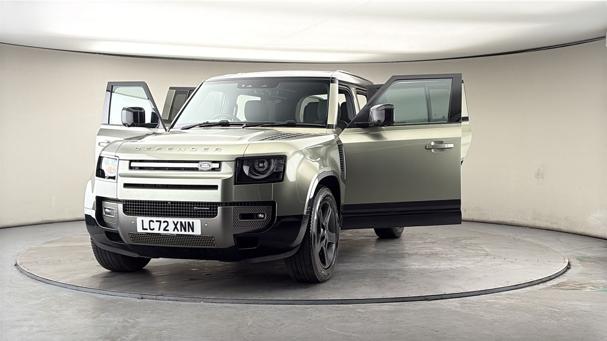 More views of Land Rover Defender 110