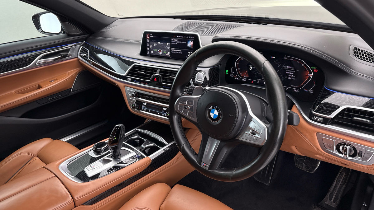BMW 7 Series Image 5