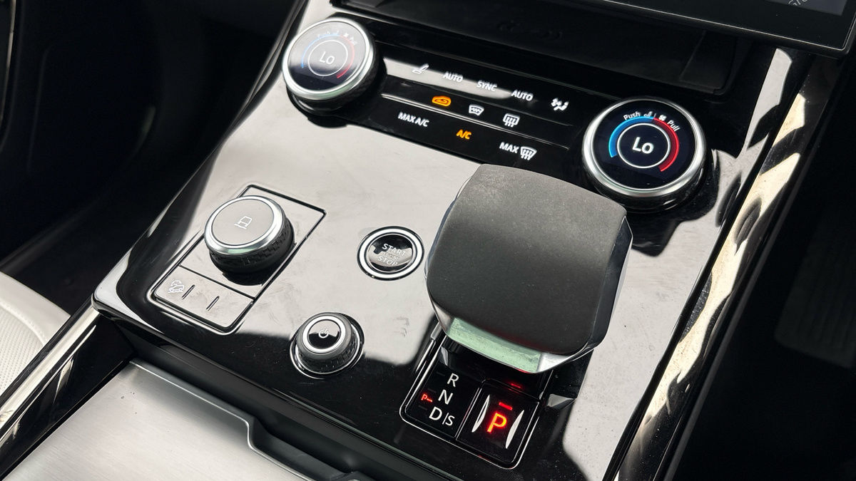 Land Rover Range Rover Sport Image 25