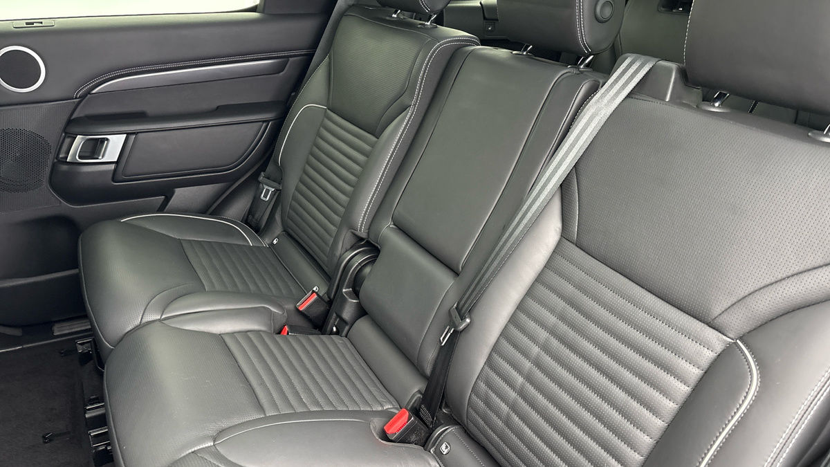 Land Rover Discovery Image 8