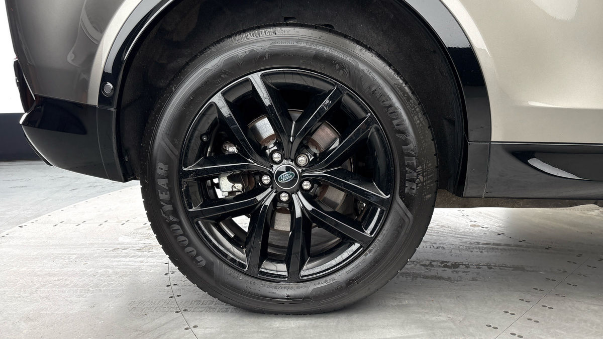 Land Rover Discovery Sport Image 10