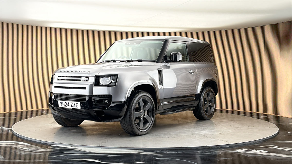 More views of Land Rover Defender 90