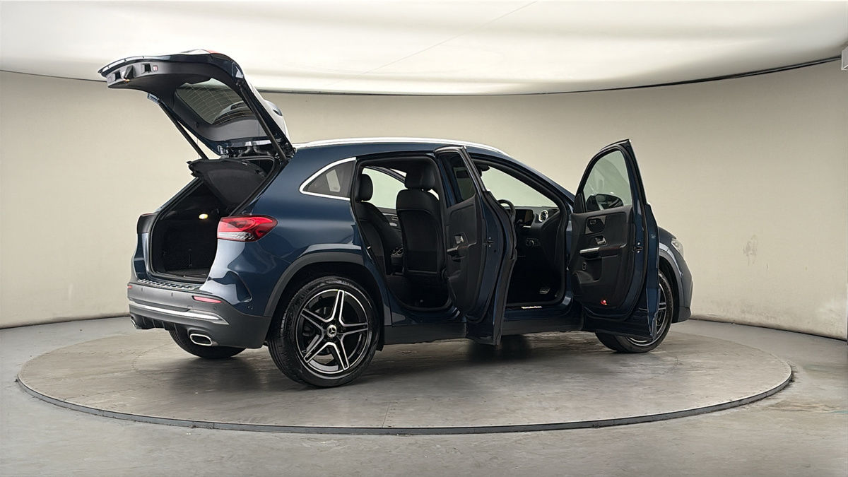 More views of Mercedes-Benz GLA