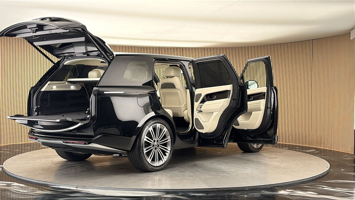 More views of Land Rover Range Rover