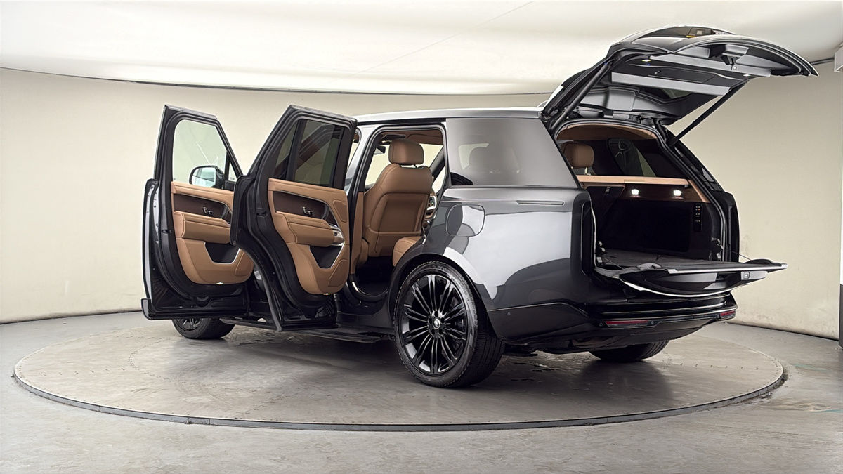 More views of Land Rover Range Rover