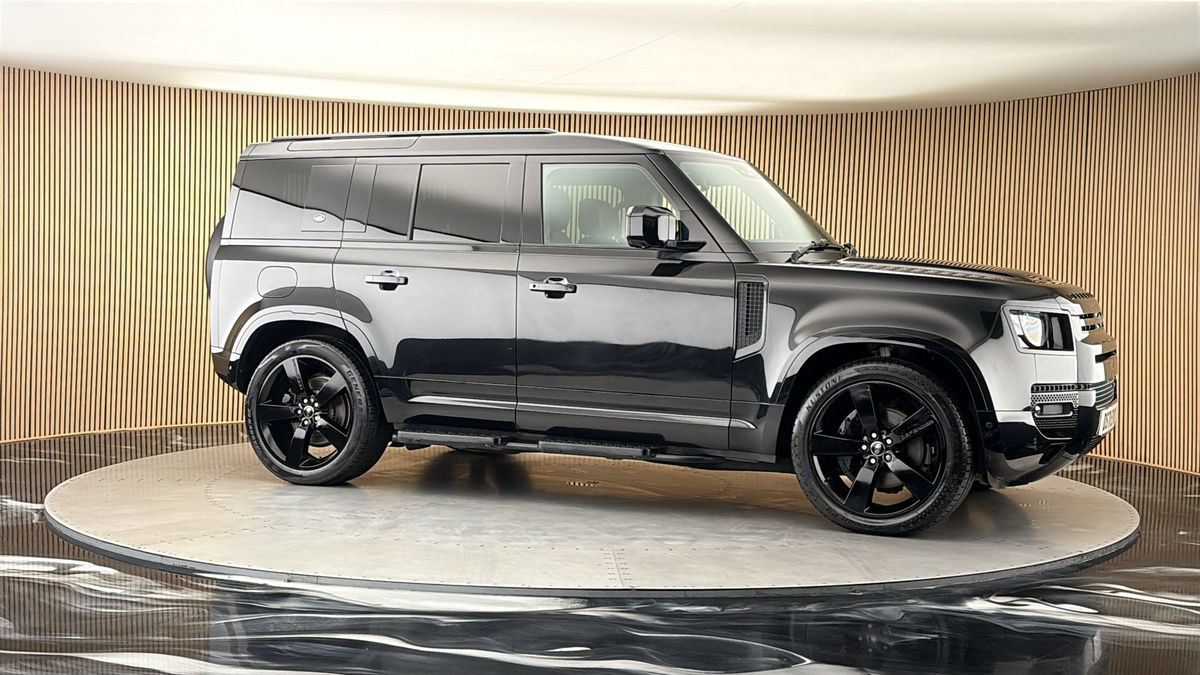 More views of Land Rover Defender 110