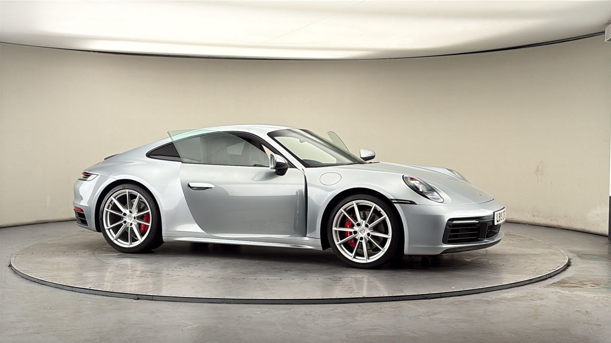 More views of Porsche 911