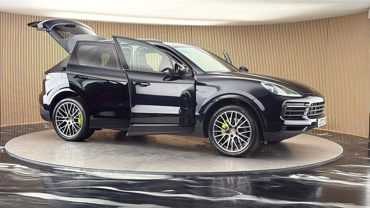 More views of Porsche Cayenne