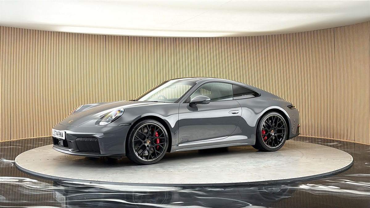 More views of Porsche 911
