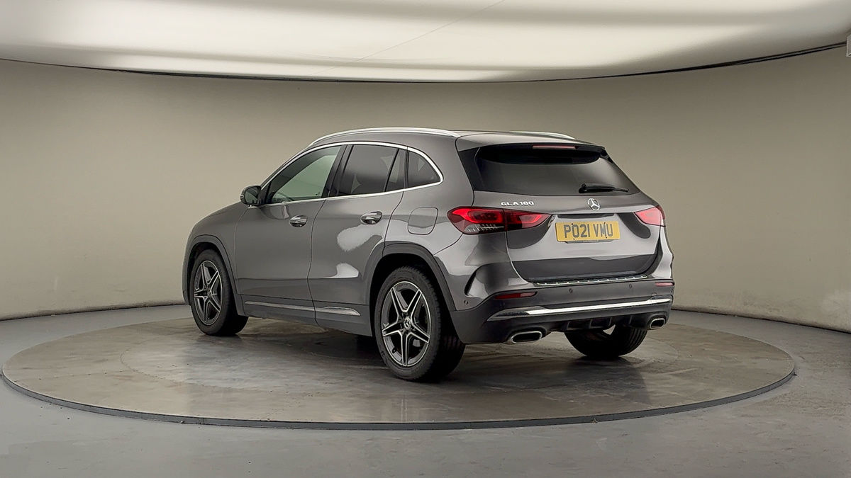 Mercedes-Benz GLA Image 2