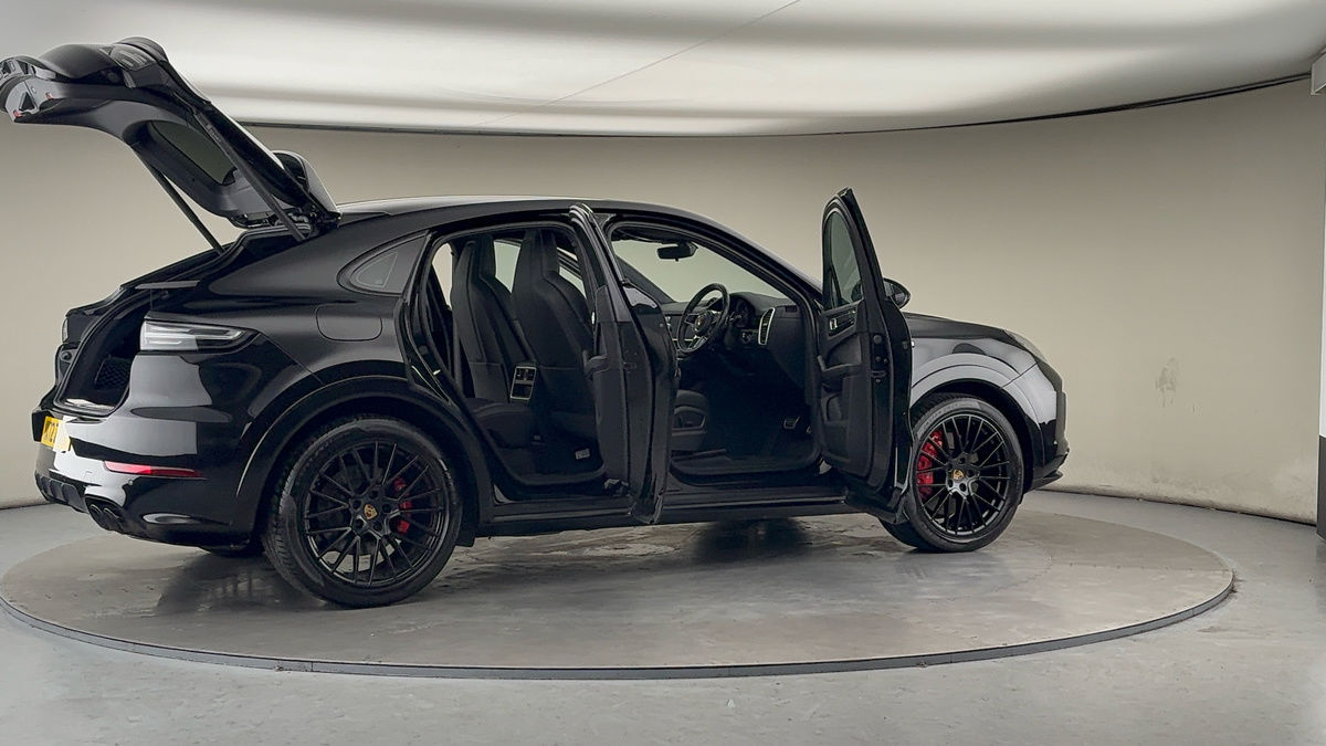 More views of Porsche Cayenne