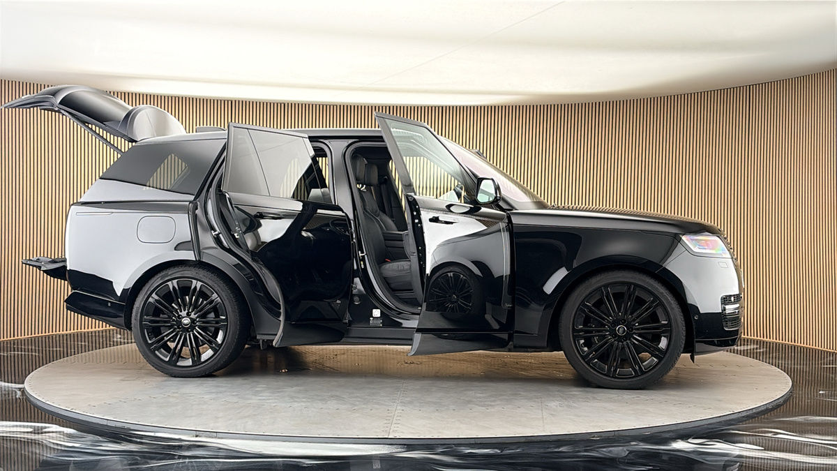 More views of Land Rover Range Rover