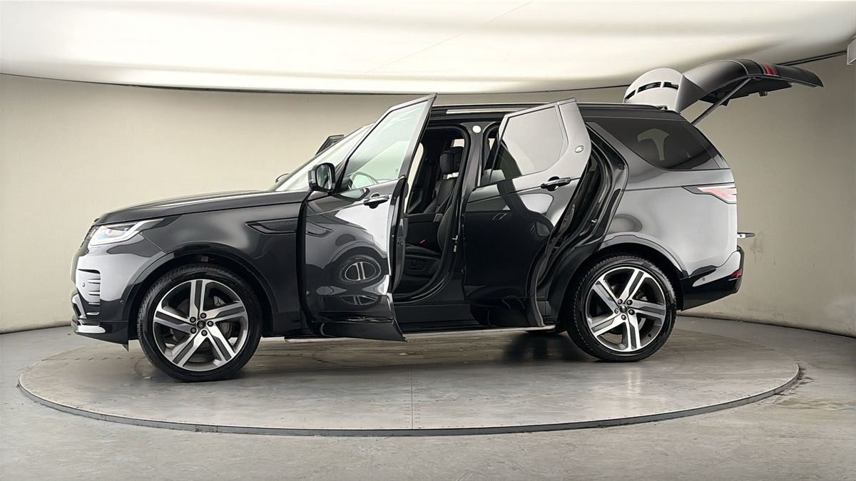 More views of Land Rover Discovery